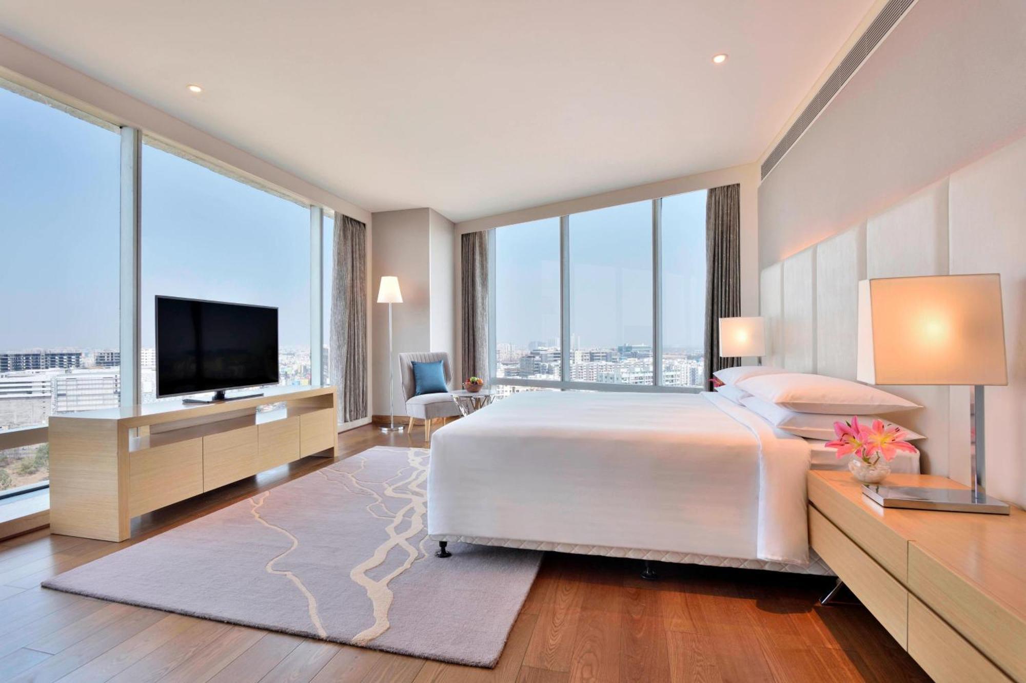Marriott Executive Apartments Hyderabad Eksteriør billede